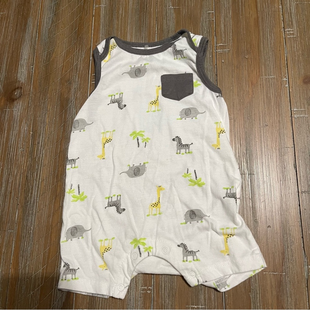 ✨2/$6✨ Baby boy romper